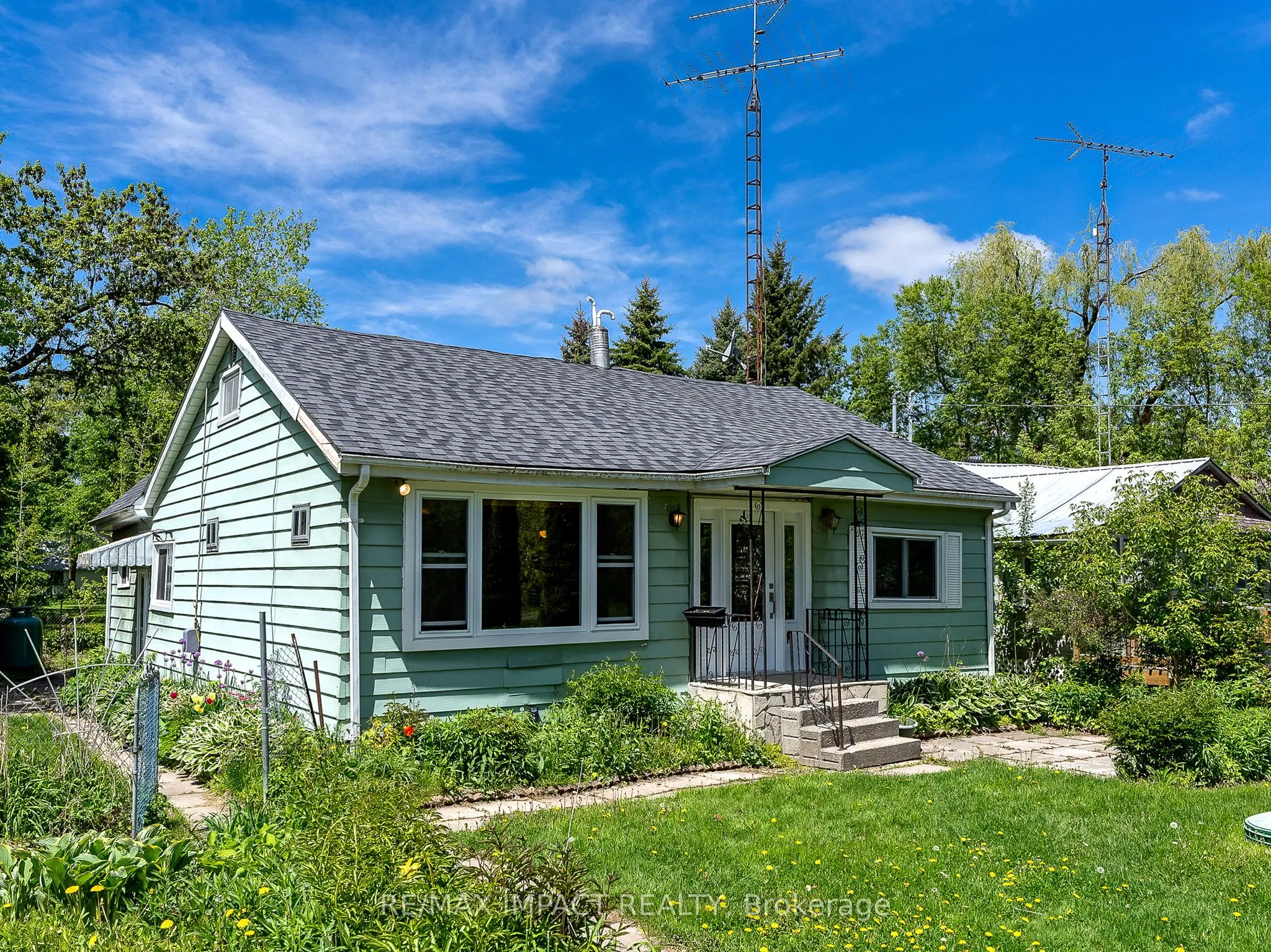 5372 Young Street, ON K0K 2H0