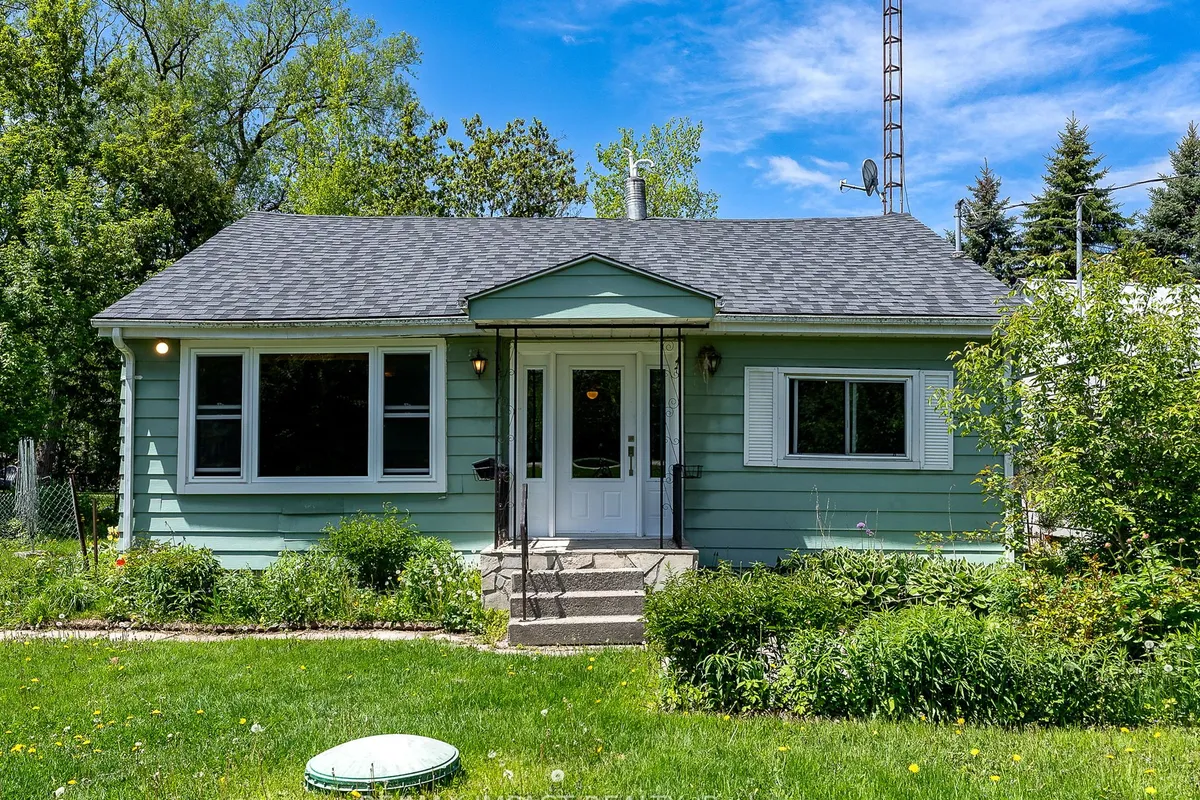 5372 Young Street, ON K0K 2H0