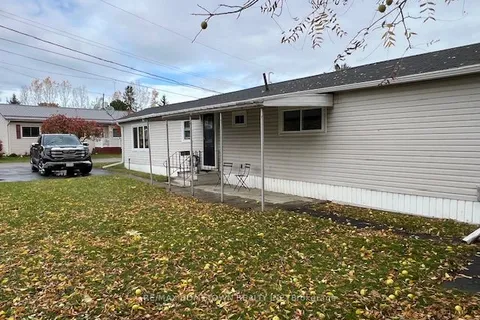 1871 Oxford Avenue, ON K6V 7B5