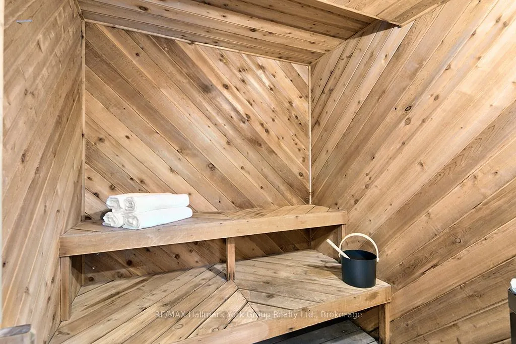 128 James Street, ON L9Y 0T6