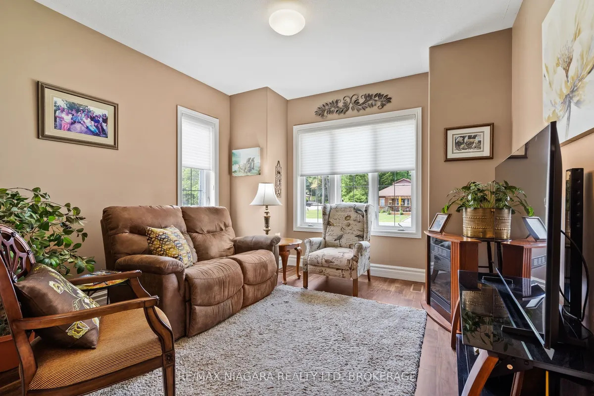 47 Rosemount Avenue, ON L3K 5P8