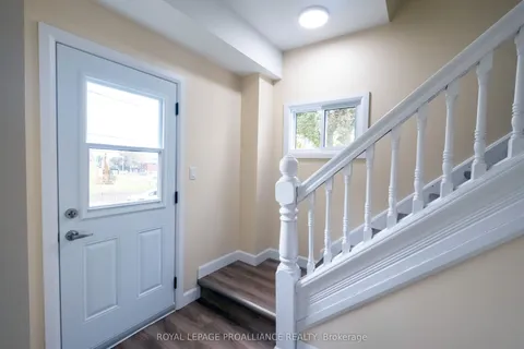 90 Dundas Street, ON K8N 1C1