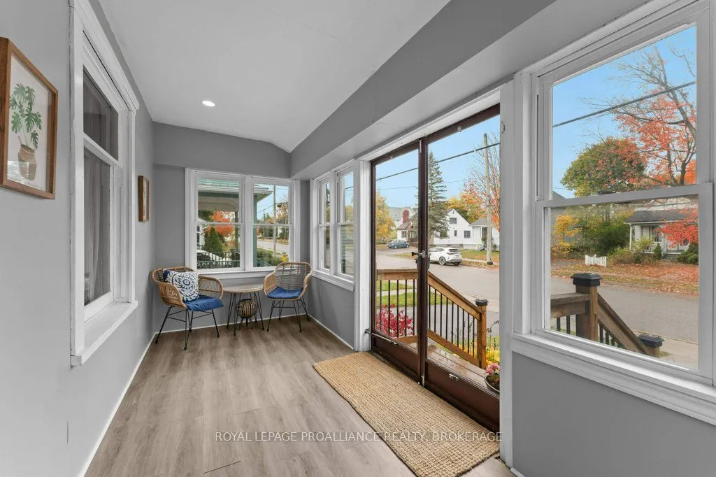 165 Victoria Avenue, ON K7G 2S2