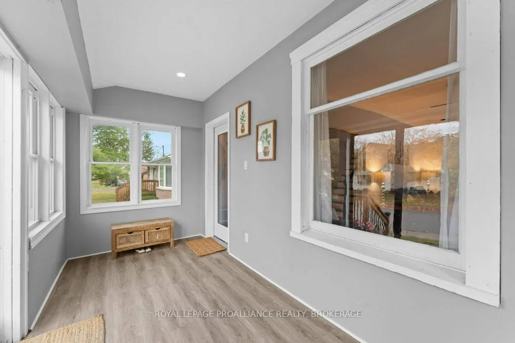 165 Victoria Avenue, ON K7G 2S2