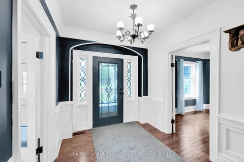 14 ROBINSON Street, ON L3M 3C4