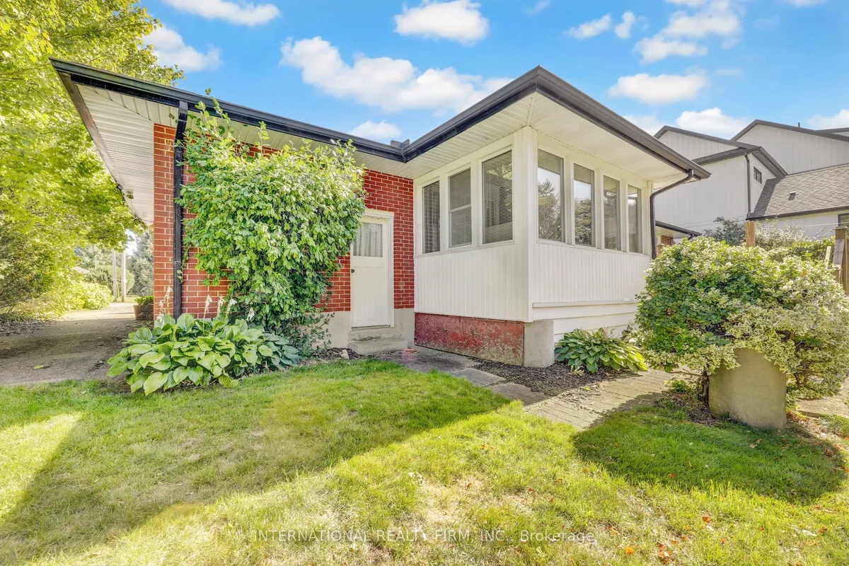 33 Ridgeway Avenue, ON N1L 1G9