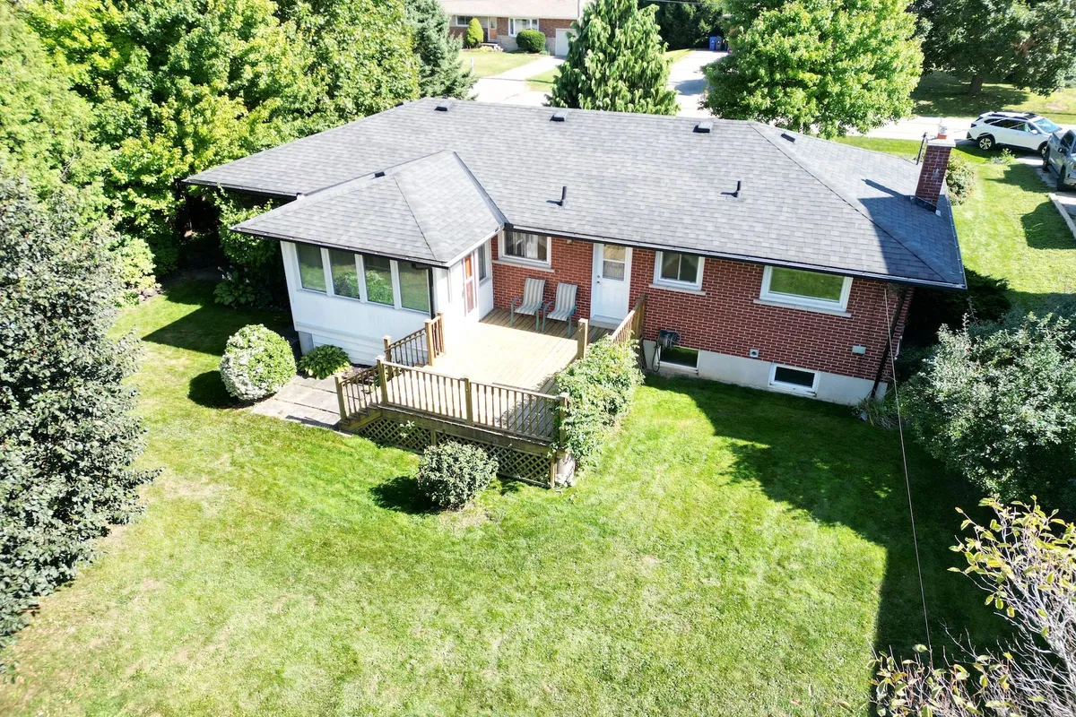 33 Ridgeway Avenue, ON N1L 1G9