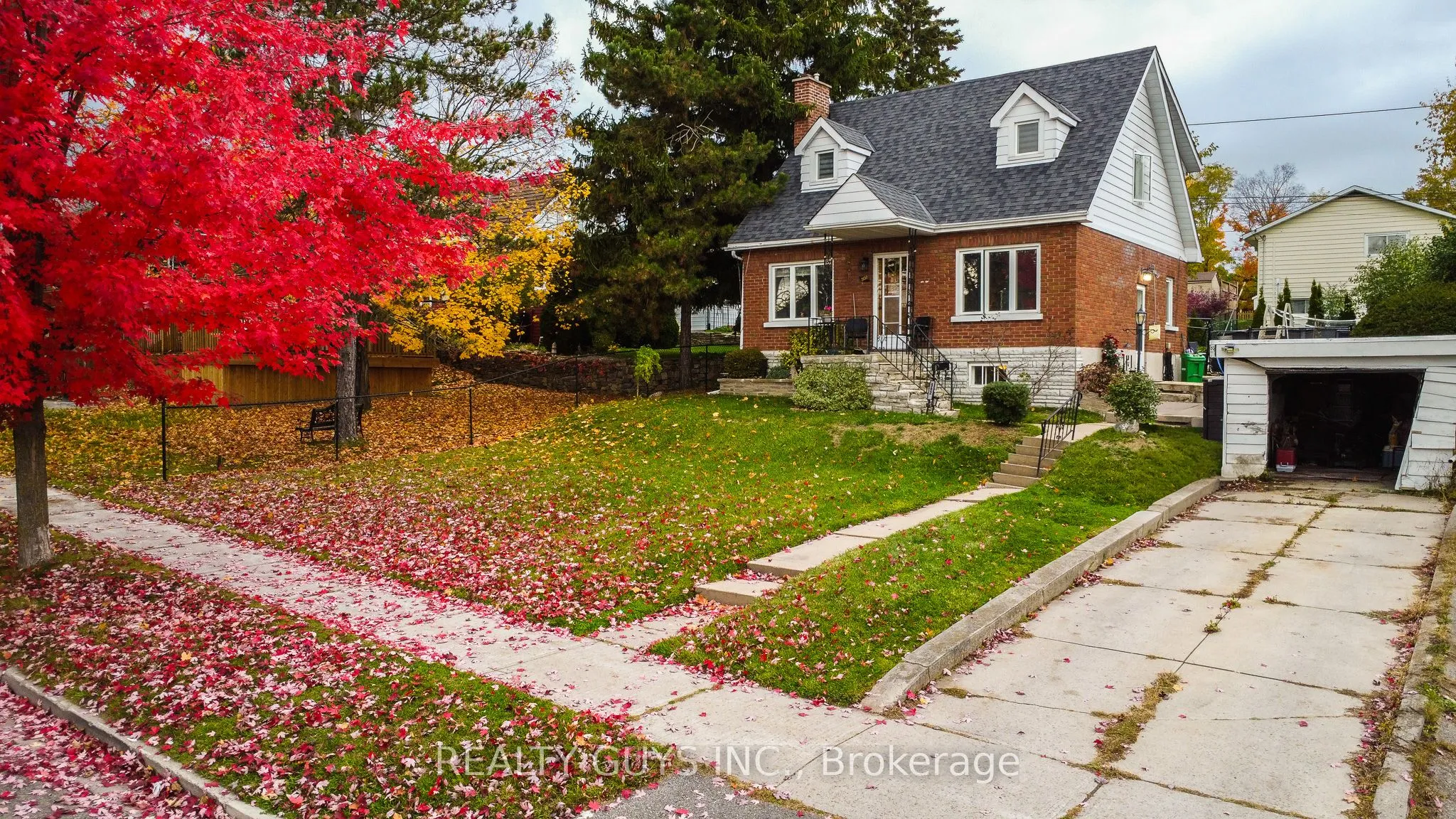 502 Wellington Street, ON K9H 5C5