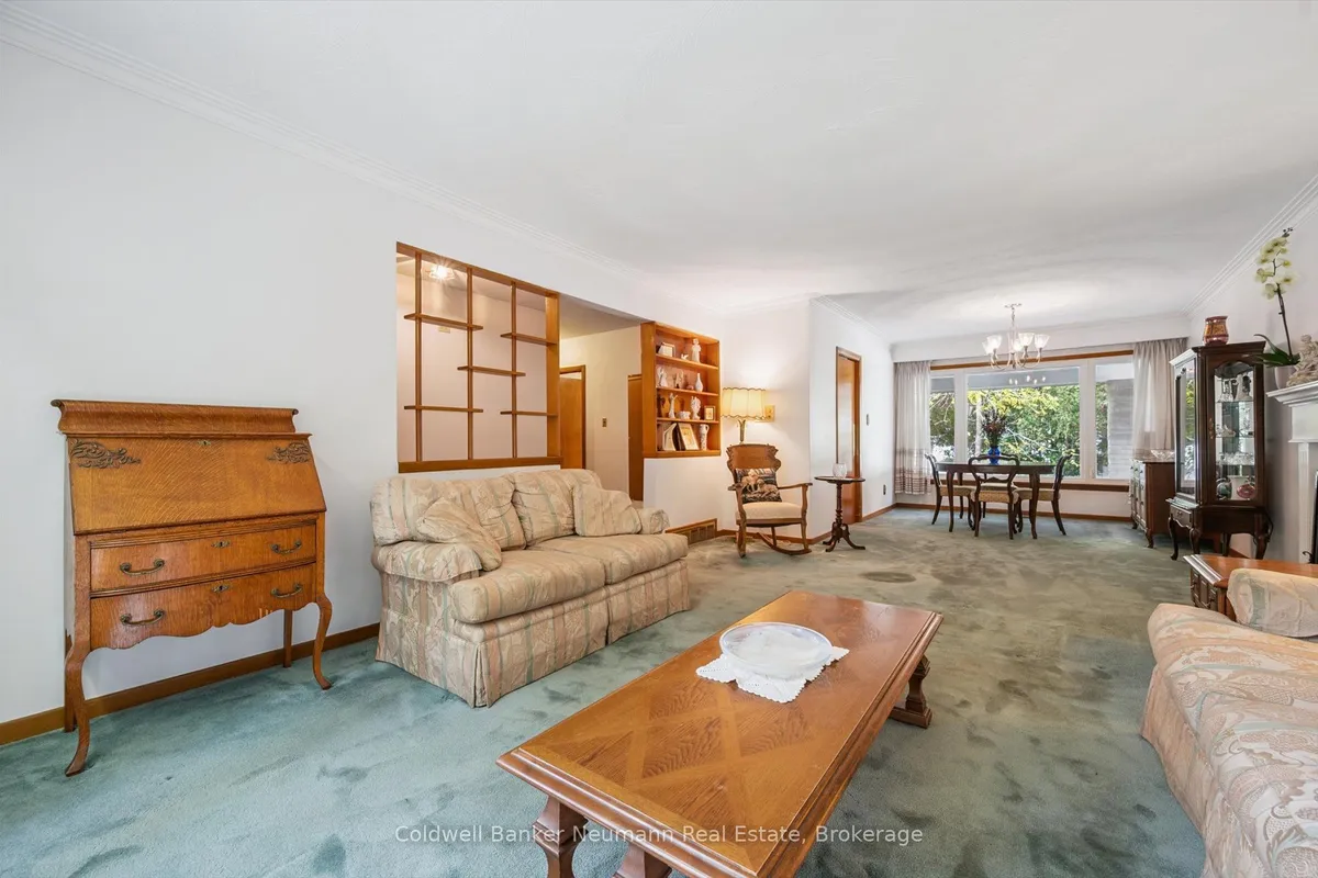 25 Oak Street, ON N1G 2N1