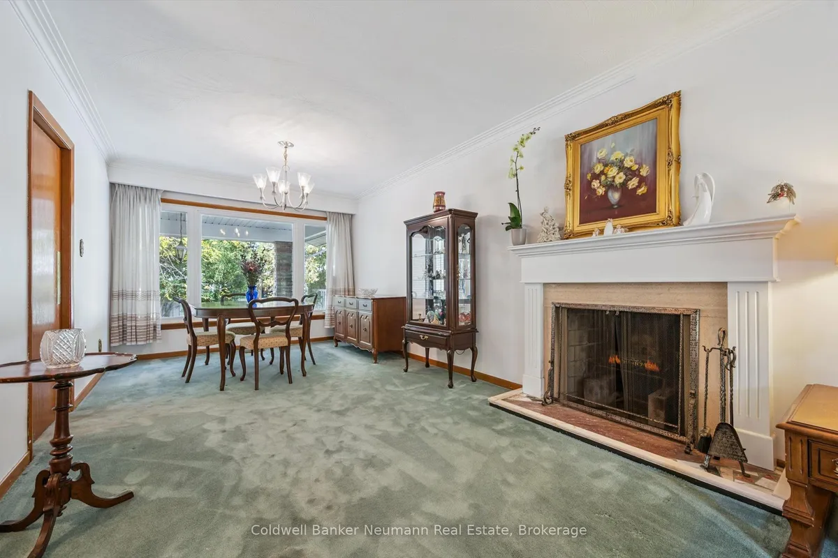 25 Oak Street, ON N1G 2N1