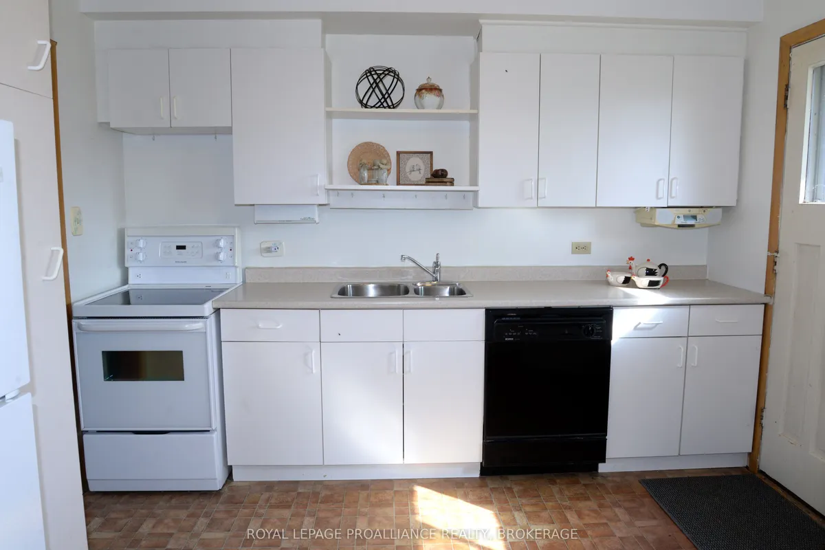 2229 Paul Boulevard, ON K7L 4V3