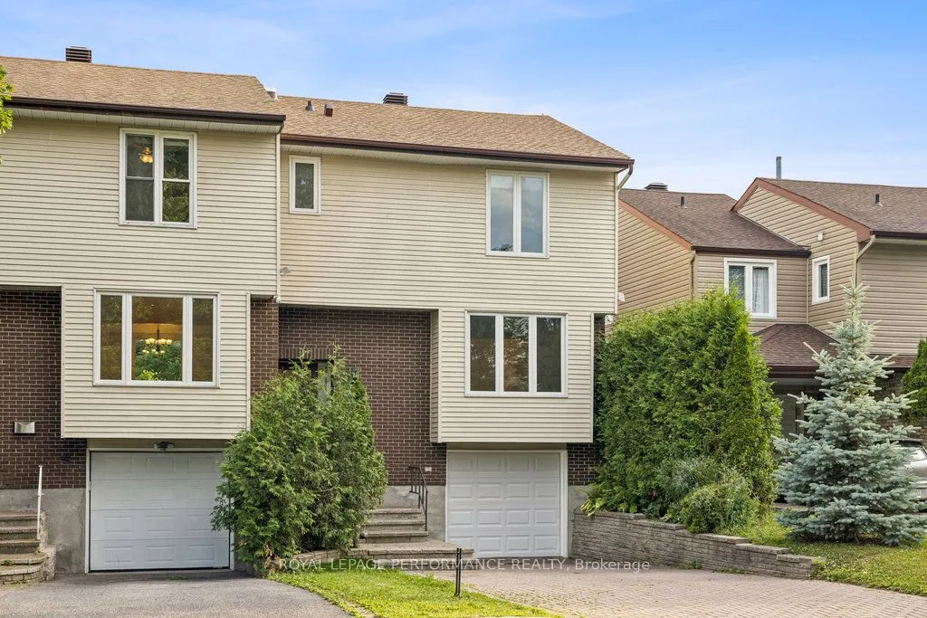 8 Gillespie Crescent, ON K1V 9X8