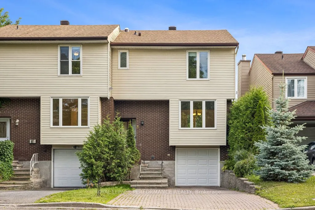 8 Gillespie Crescent, ON K1V 9X8