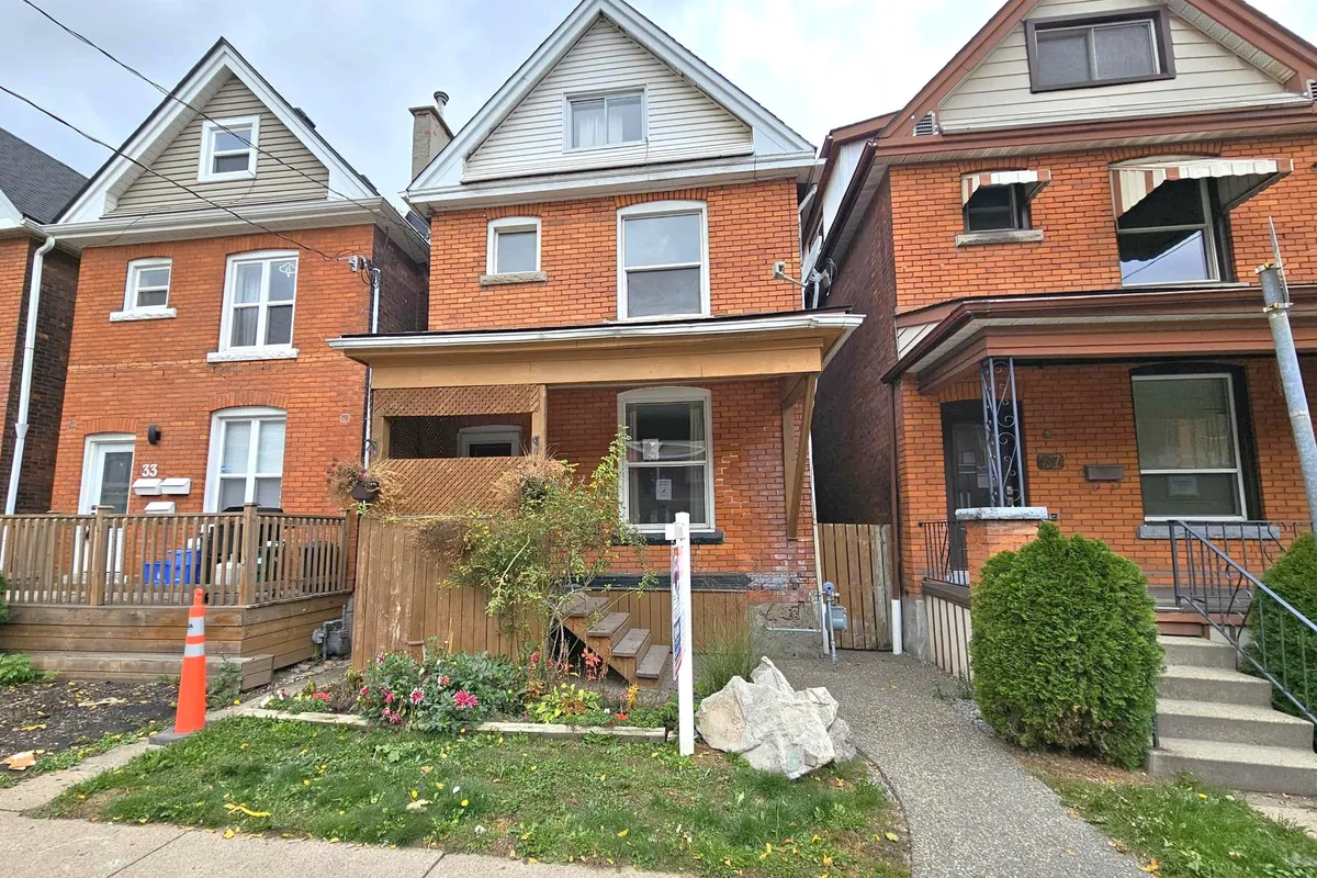 35 Fairleigh Avenue, ON L8L 6H1