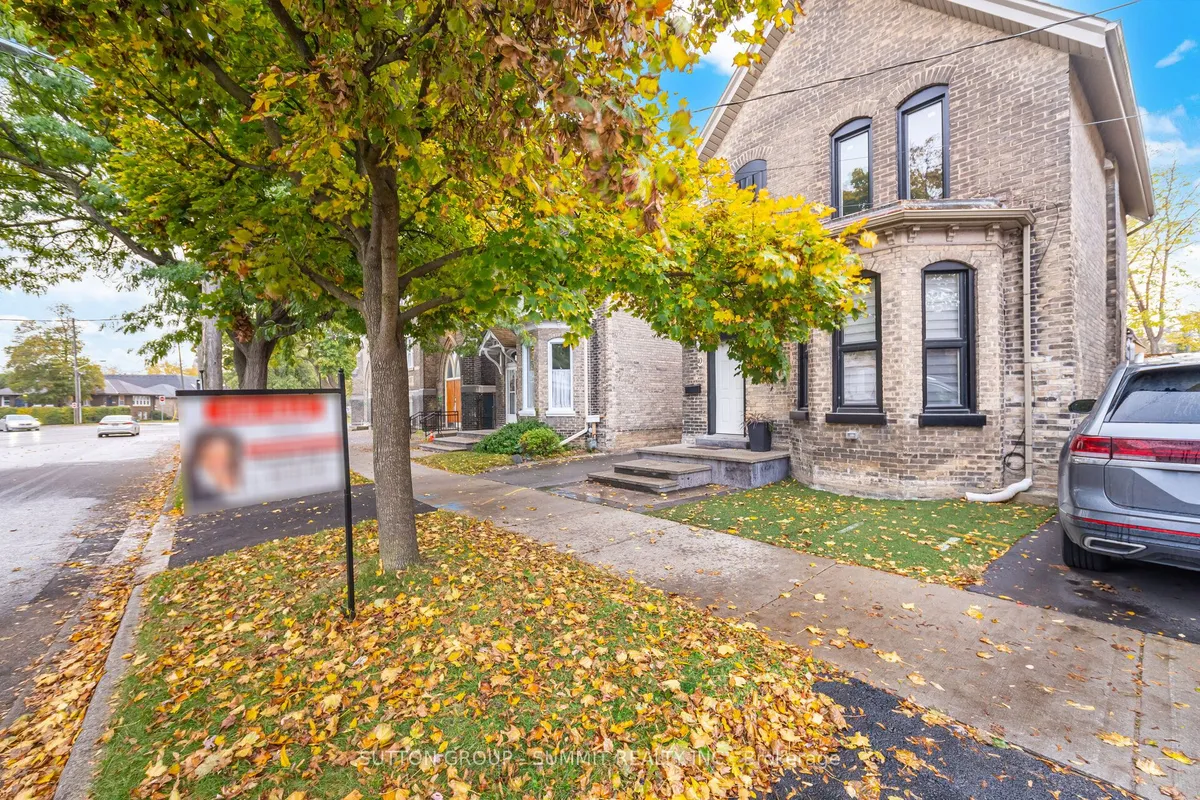 10 PEARL Street, ON N3T 3N4