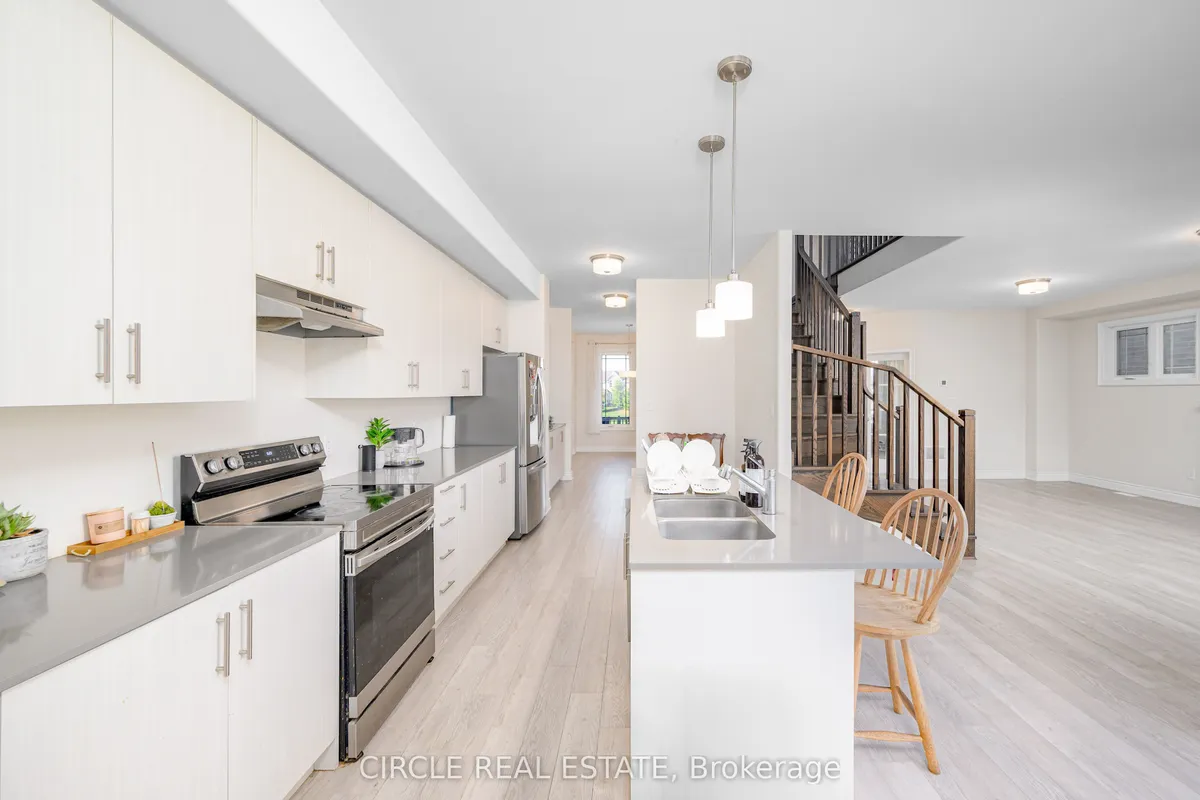 720 Whetstone Lane, ON K9H 0G4