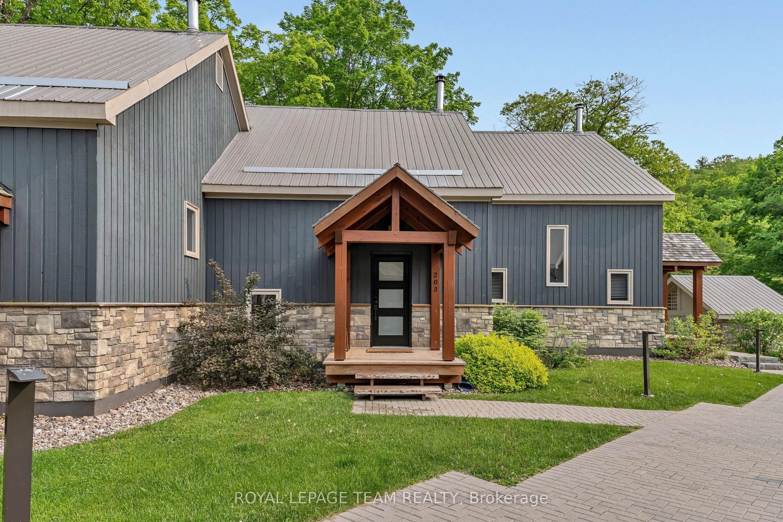 65 Mary Joanne Drive, ON K0J 1H0