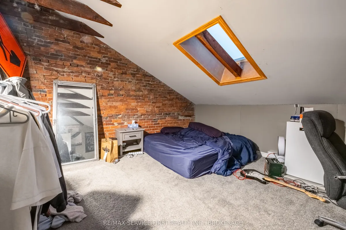 94 Sydenham Street, ON K7L 3H4