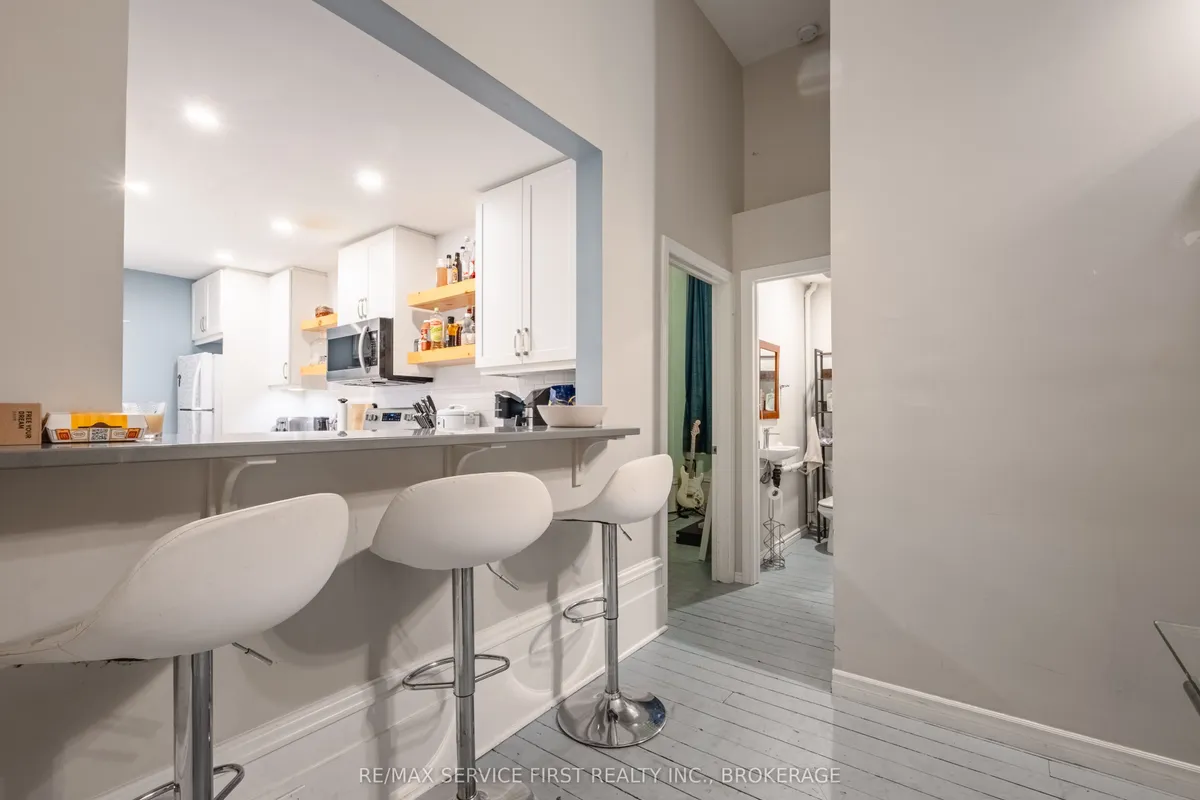 94 Sydenham Street, ON K7L 3H4