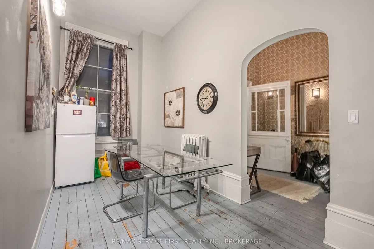 94 Sydenham Street, ON K7L 3H4