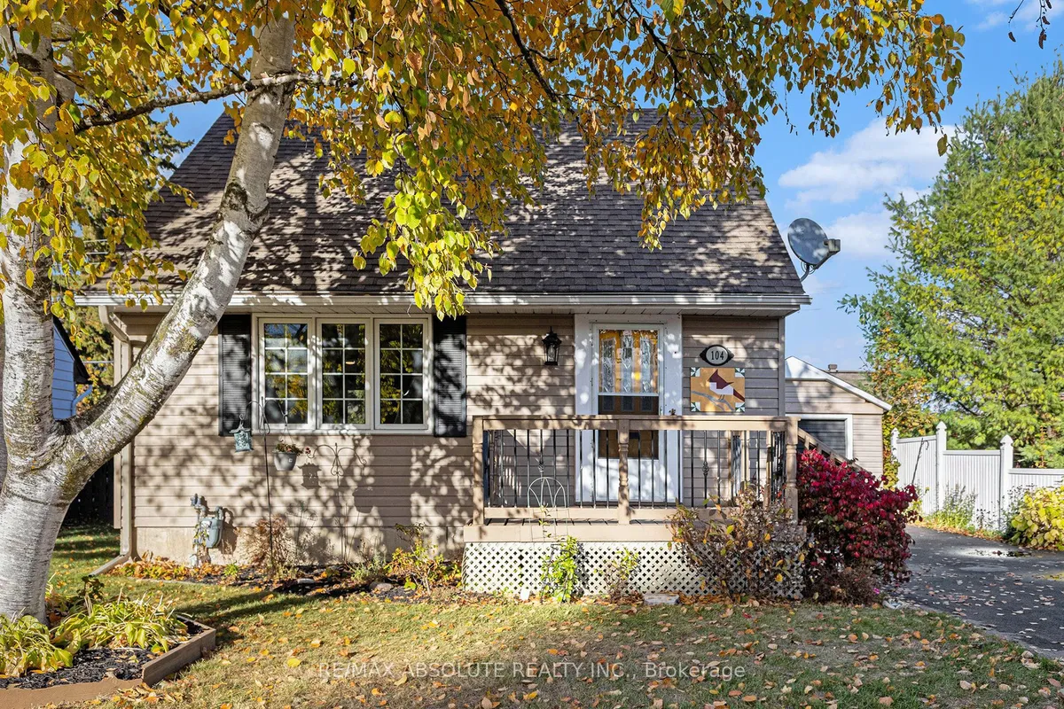 104 Third Avenue, ON K7S 1Y8