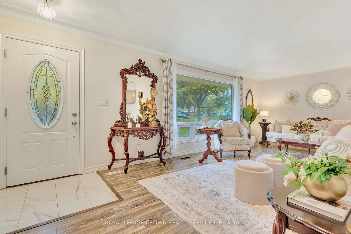 29 Pusey Boulevard, ON N3R 2S1