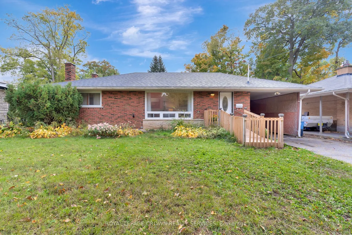 29 Pusey Boulevard, ON N3R 2S1