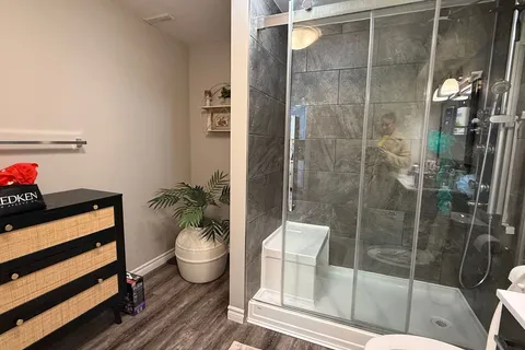 75 Cleveland Place, ON N5Z 4T5