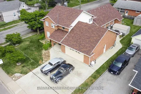 242 Aqueduct Street, ON L3C 1C4