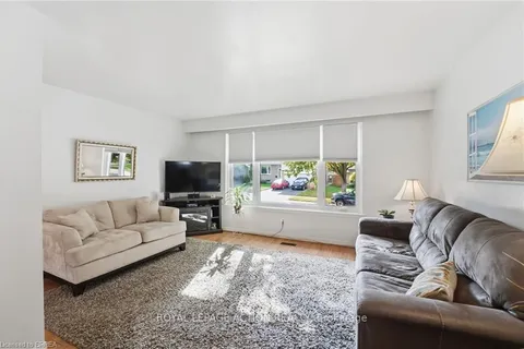 36 King's Hill Lane, ON N3T 6A4