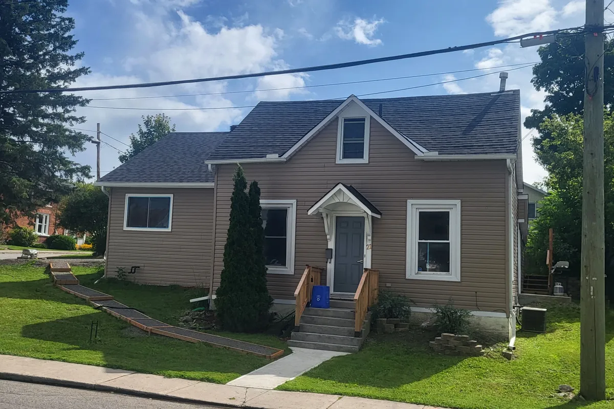 21 ELGIN Street, ON K7S 1M8