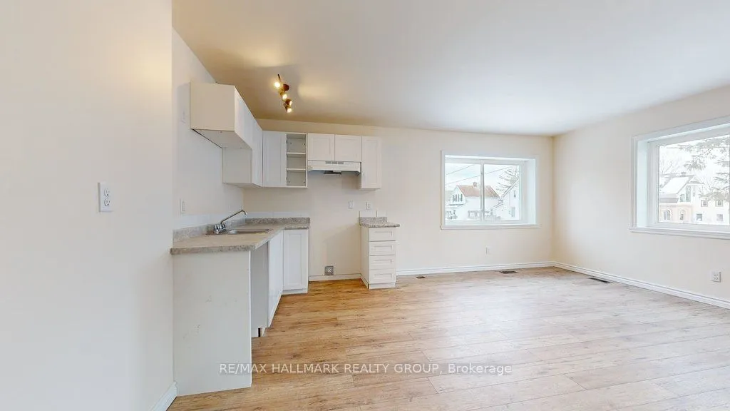 21 ELGIN Street, ON K7S 1M8