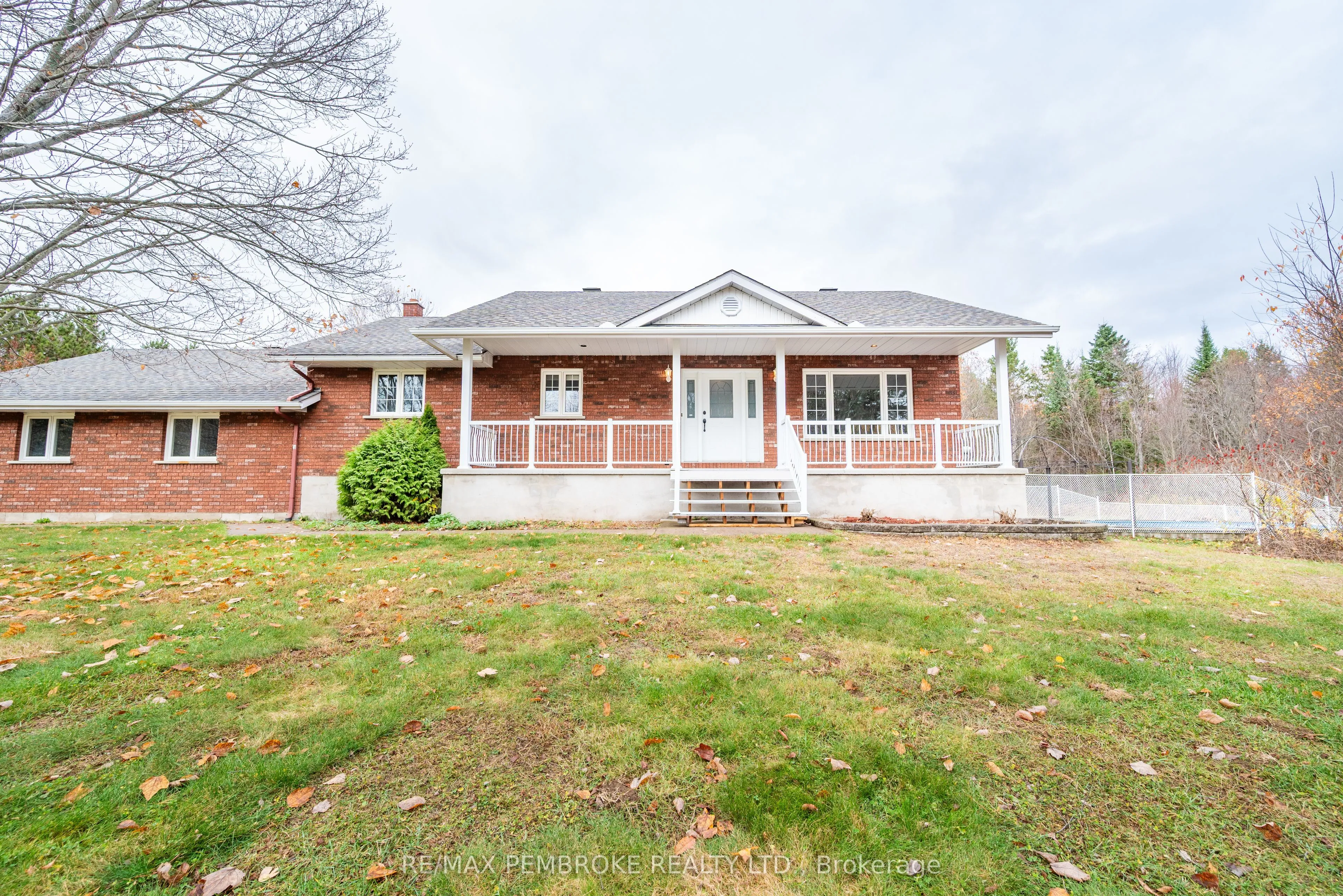 1778 Forest Lea Road, ON K8A 6W6