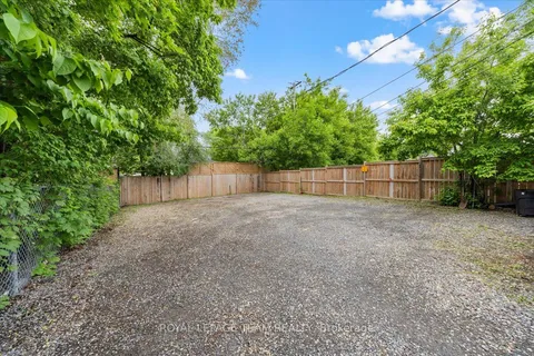 1008 ST. LAURENT Boulevard, ON K1K 3B4