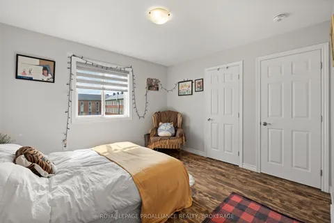 16 Park Crescent, ON K7N 0C2