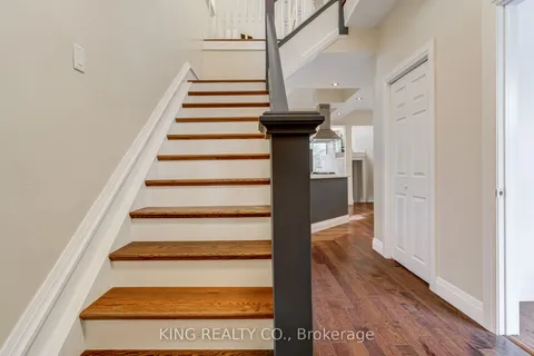 140 Sanford Avenue, ON L8L 5Z5