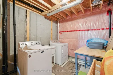 6401 Shapton Crescent, ON L2H 0L8