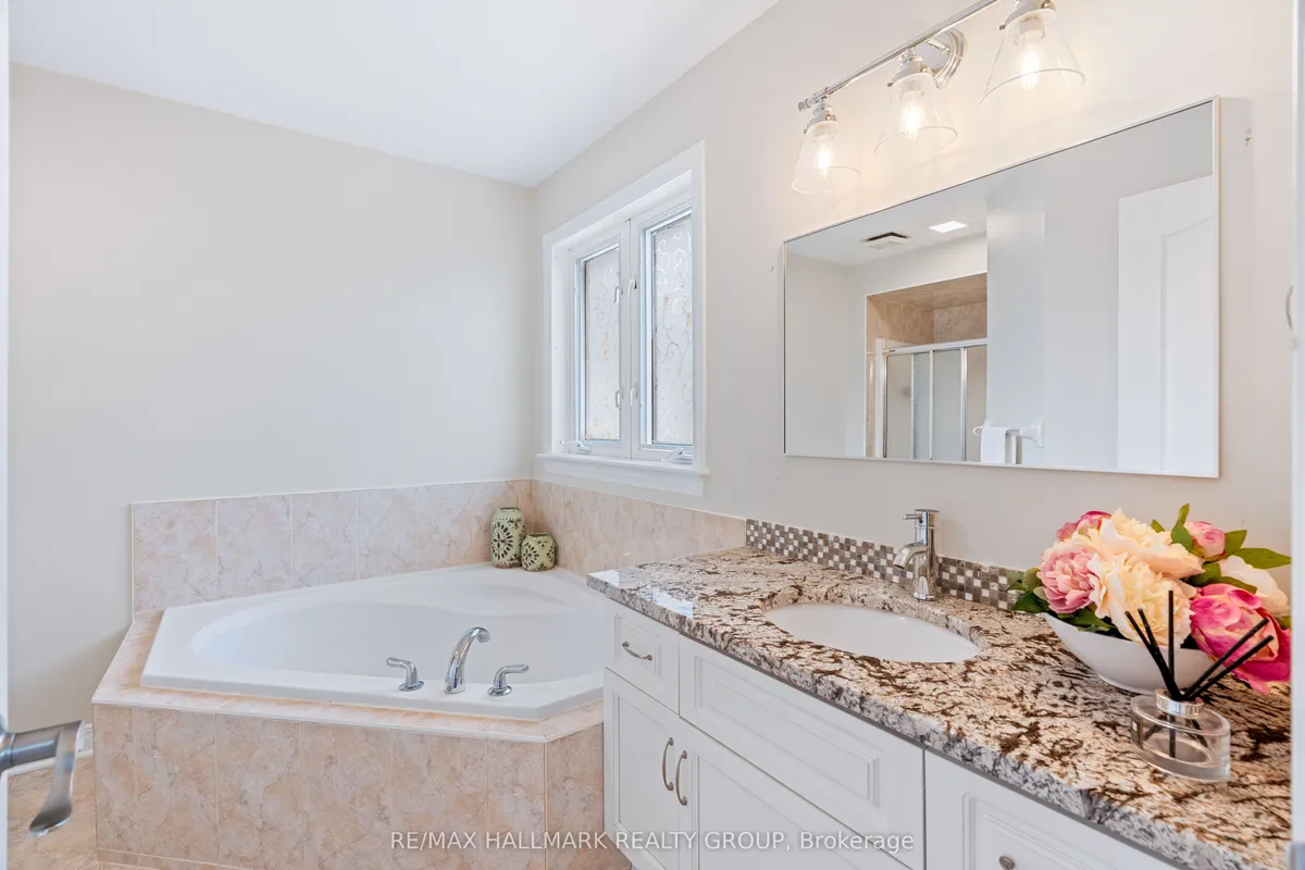 41 Smoketree Crescent, ON K2S 2B8