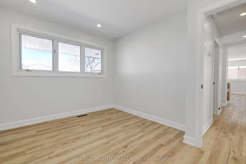 882 Balsam Drive, ON K1E 1B5