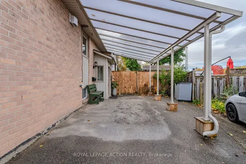 12 Inverness Street, ON N3V 1A8