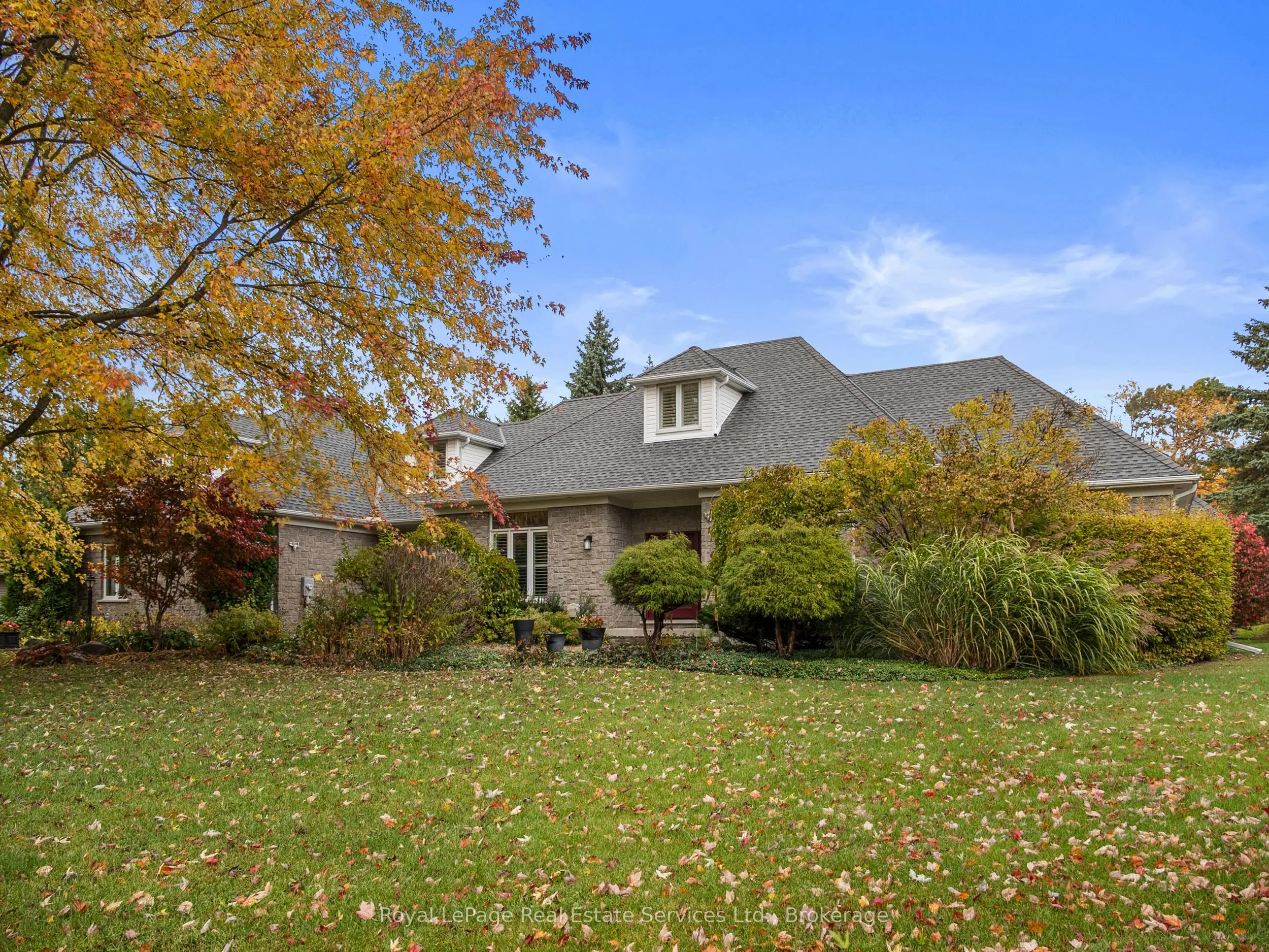 Detached 4 bedroom 4 bathroom at 47 Fox Run Drive in Puslinch - MLS# X12482242