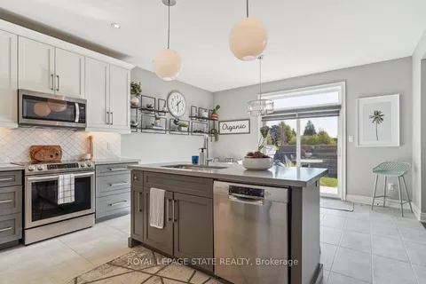 11 Secinaro Avenue, ON L9G 0C6