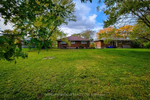 28 Glengarry Road, ON L2T 2T9