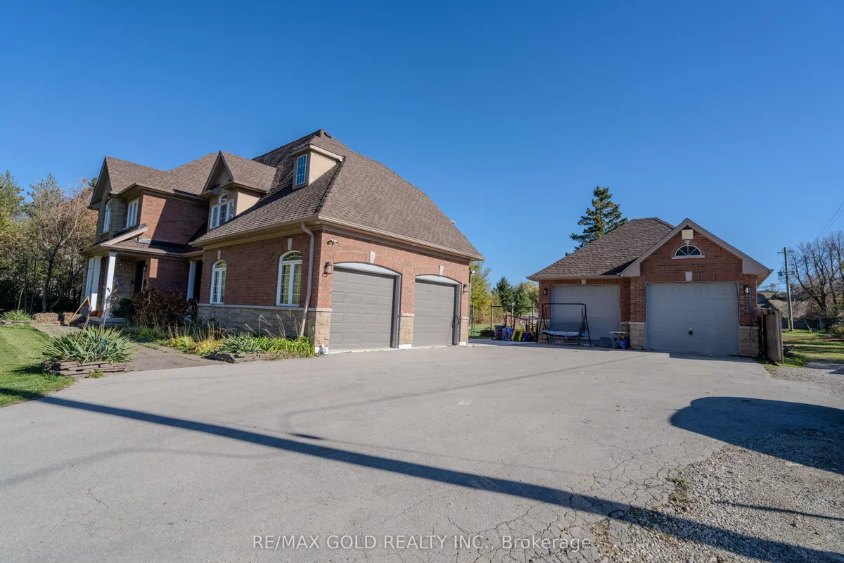 9465 17th Side Road, ON N0B 1Z0