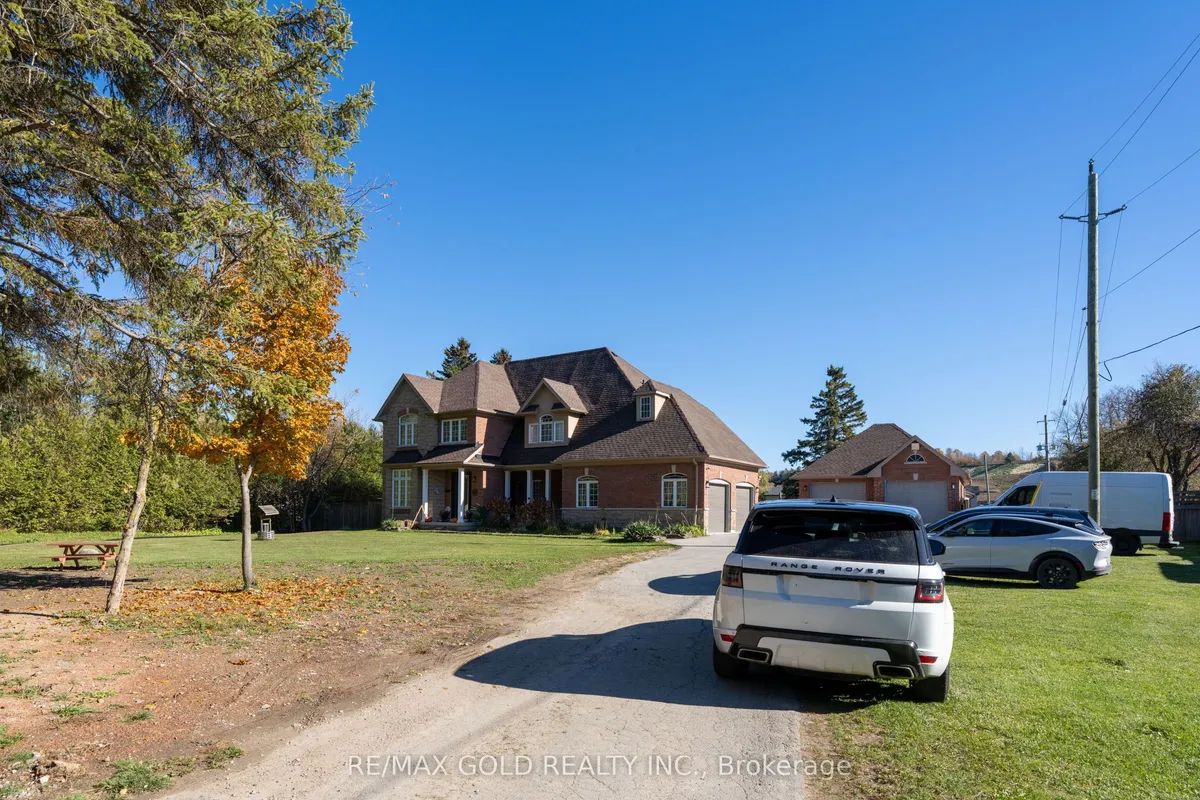 9465 17th Side Road, ON N0B 1Z0