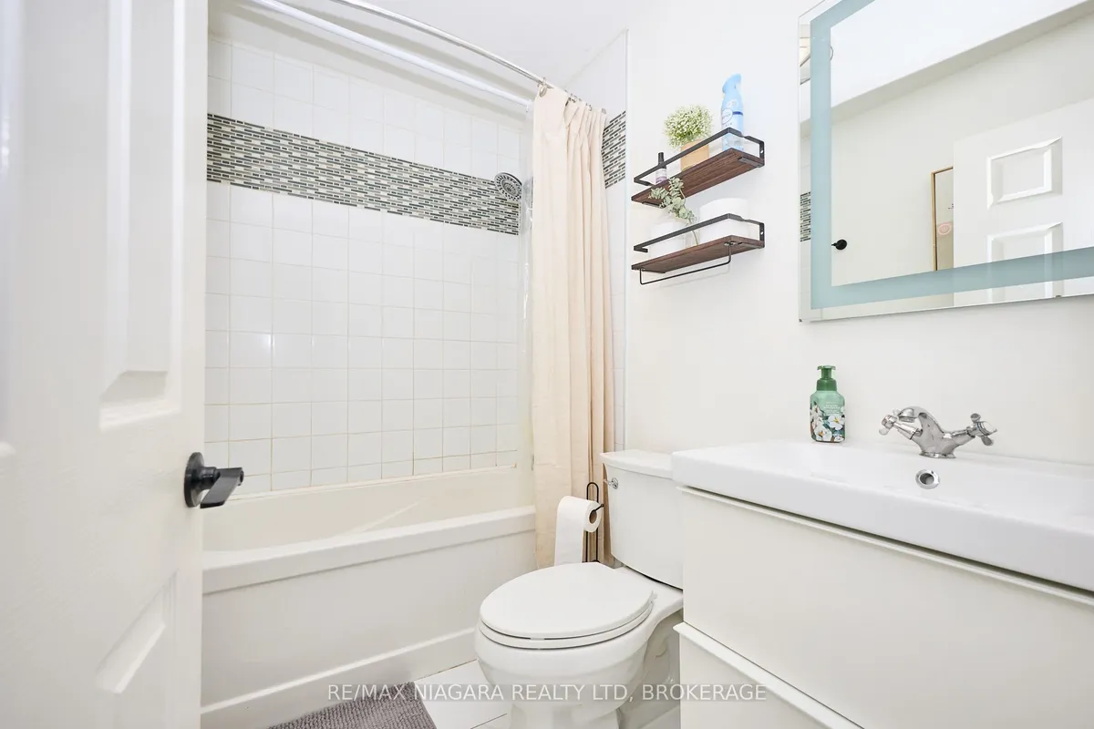 6432 CAROLYN Avenue, ON L2E 5H5