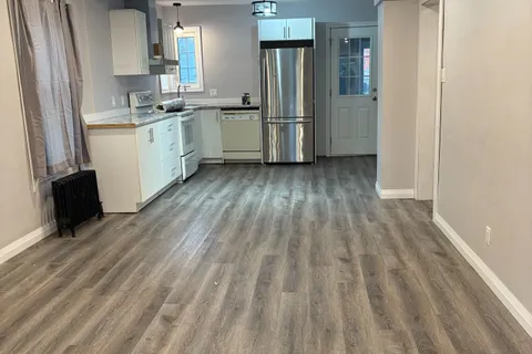 154 MAPLE Avenue, ON L3C 5G4