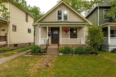 154 MAPLE Avenue, ON L3C 5G4