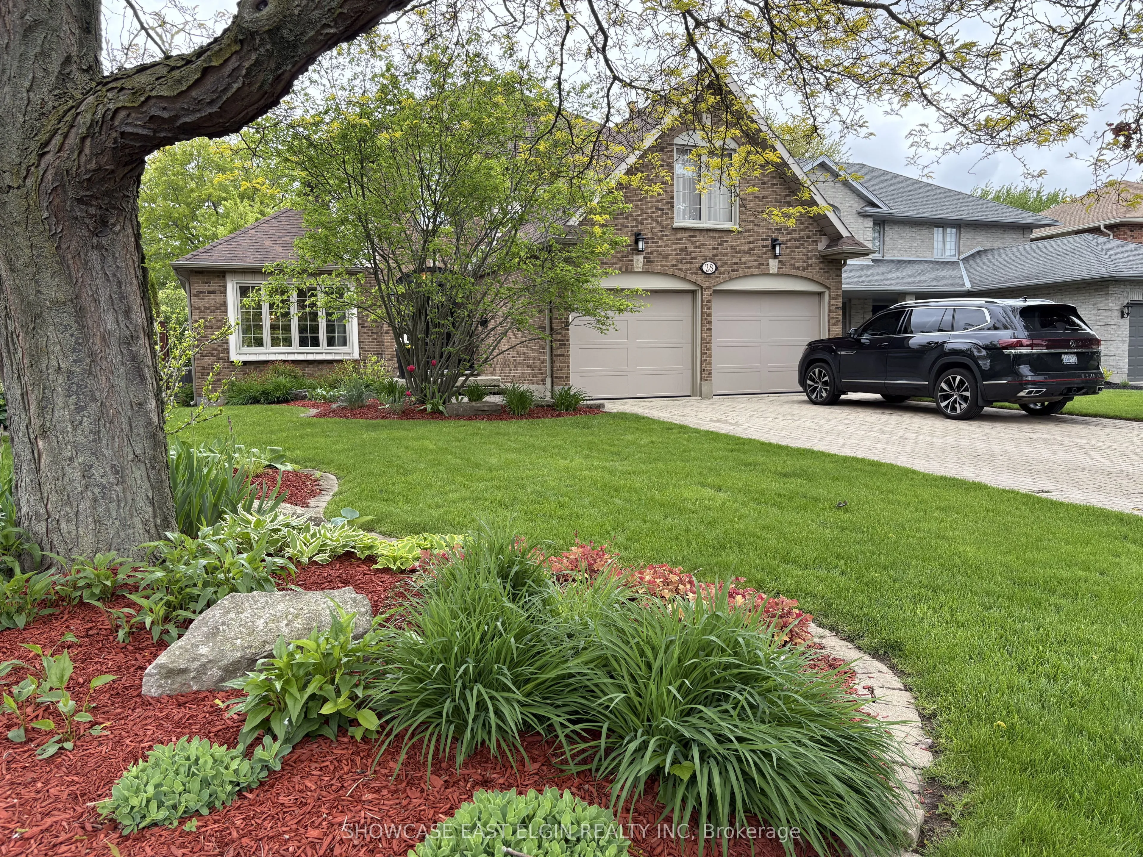 28 Sinclair Crescent, ON N5H 3B7