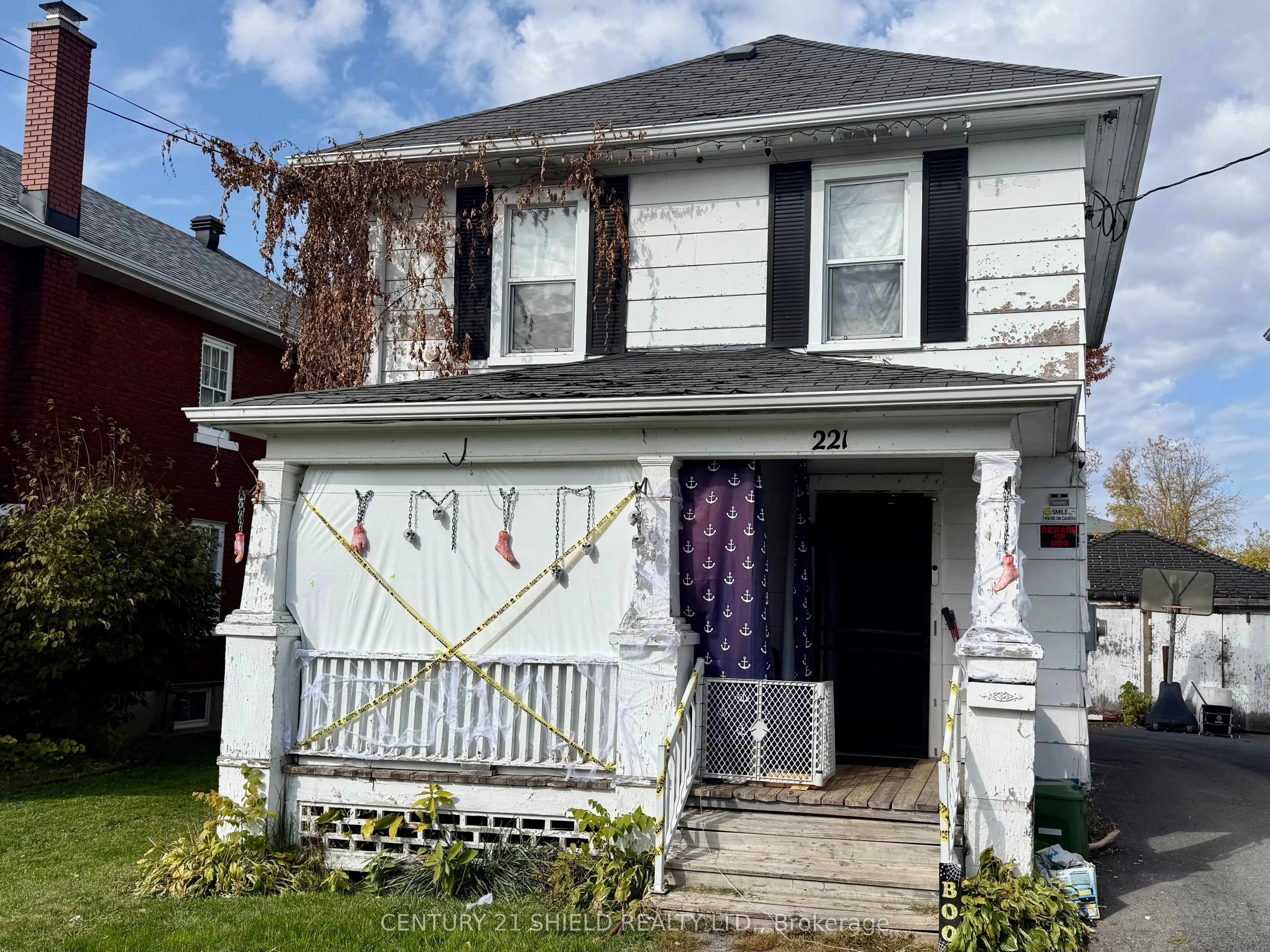 221 5th Street, ON K6H 2L7